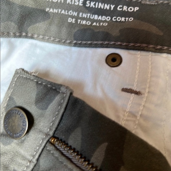 Universal Thread crop Jeans. Camo. 4R - Picture 3 of 3